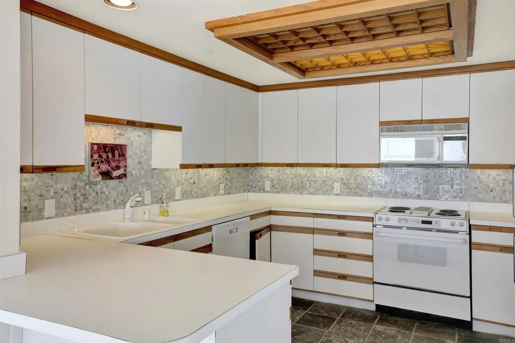 100 S Coast 409, La Jolla, California 92037 home-pic-13